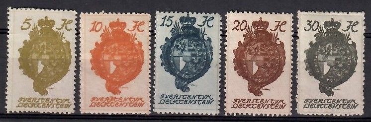 Znaczek Liechtenstein 1920 Mi 25-28+30 Z podlepką *