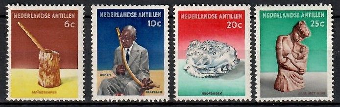 Znaczek Antyle Holenderskie 1962 Mi 120-123 Z podlepką *