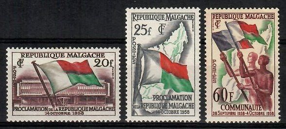 Znaczek Madagaskar 1958 Mi 442-444 Czyste **
