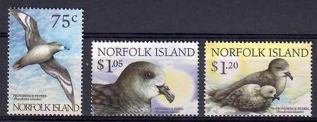 Znaczek Norfolk 1999 Mi 692-694 Czyste **